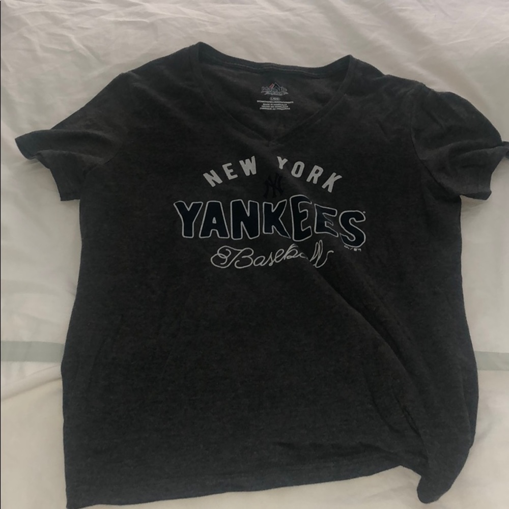 NYY t-shirt